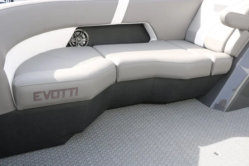Slide: The Image of Evotti 521 QL Tri Toon 2026, luxurious boat seating. - 27