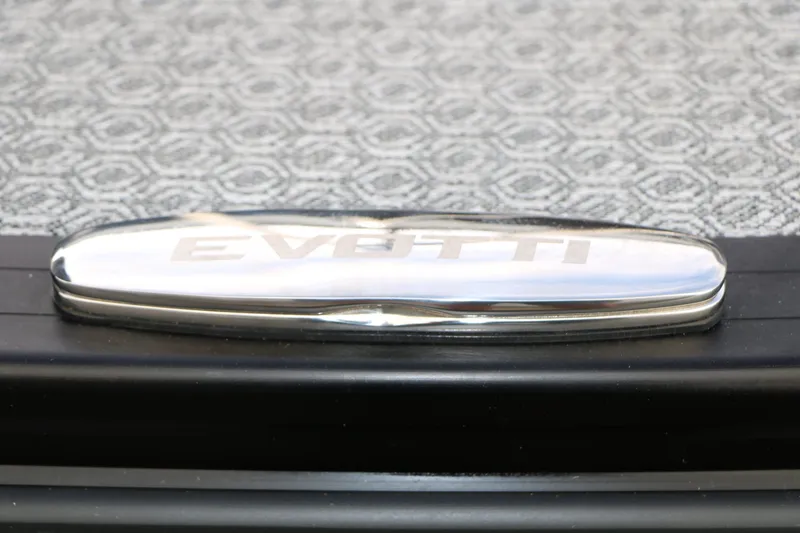 Slide: The Image of Evotti 521 QL Tri Toon 2026 - 55