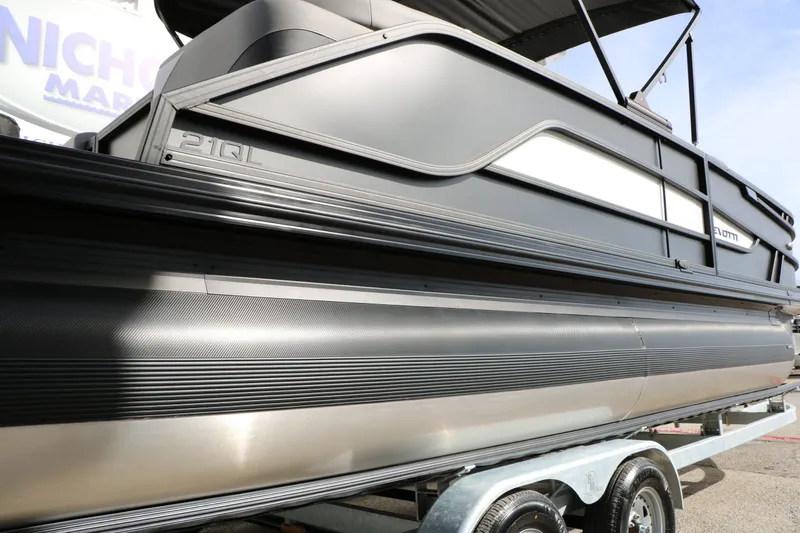 Slide: The Image of Evotti 521 QL Tri Toon 2026 - 59