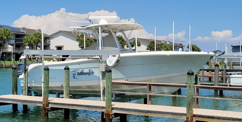 Slide: The Image of Robalo R300 Center Console 2015 - 1
