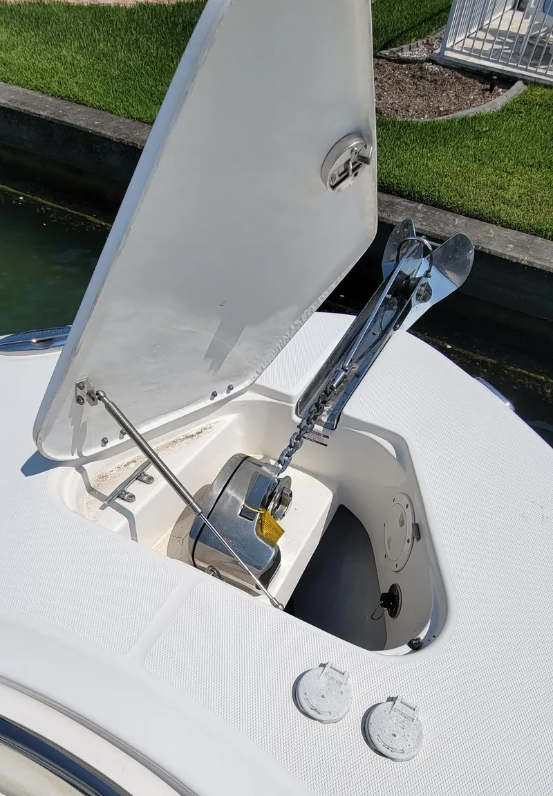 Slide: The Image of Robalo R300 Center Console 2015 - 3