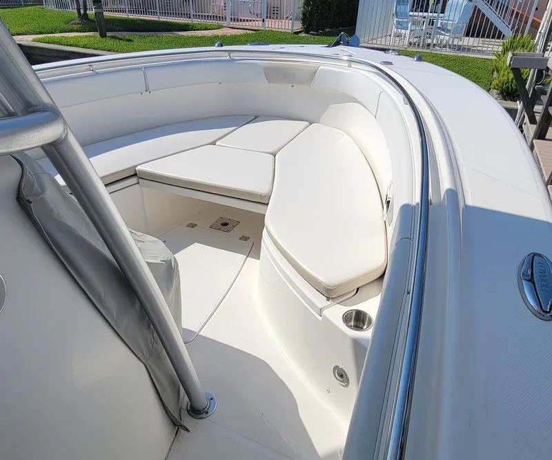 Slide: The Image of Robalo R300 Center Console 2015 - 5