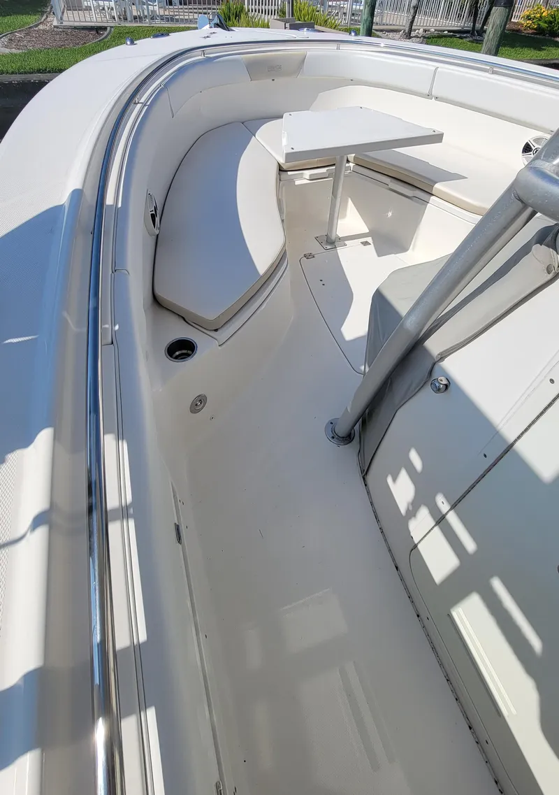 Slide: The Image of Robalo R300 Center Console 2015 - 7