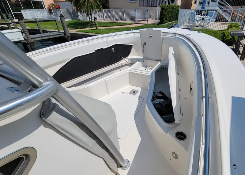 Slide: The Image of Robalo R300 Center Console 2015 - 8