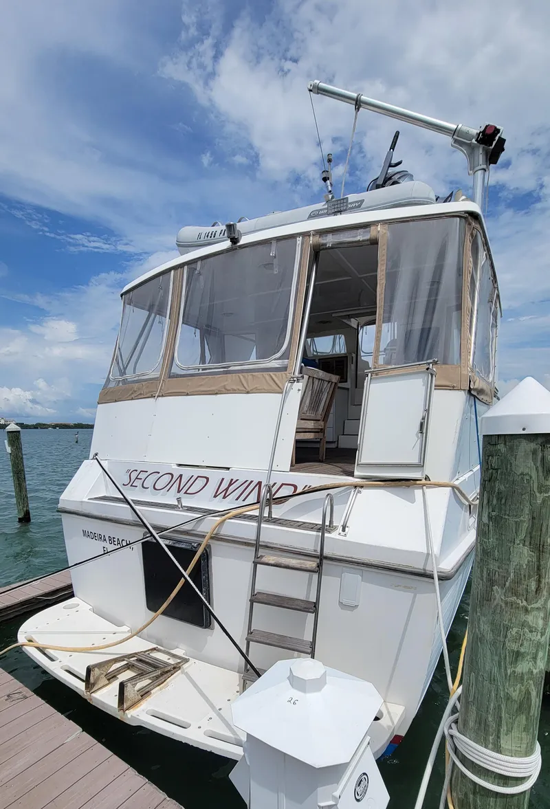 Slide: The Image of Marine Trader 47 Tradewinds Trawler 1985 - 2
