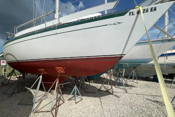 Slide: The Image of Islander 32-2 1979 - 2