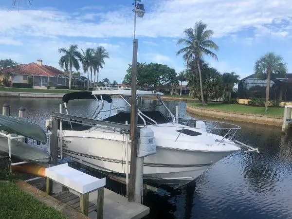 Slide: The Image of Wellcraft 240 Coastal 2004 - 0