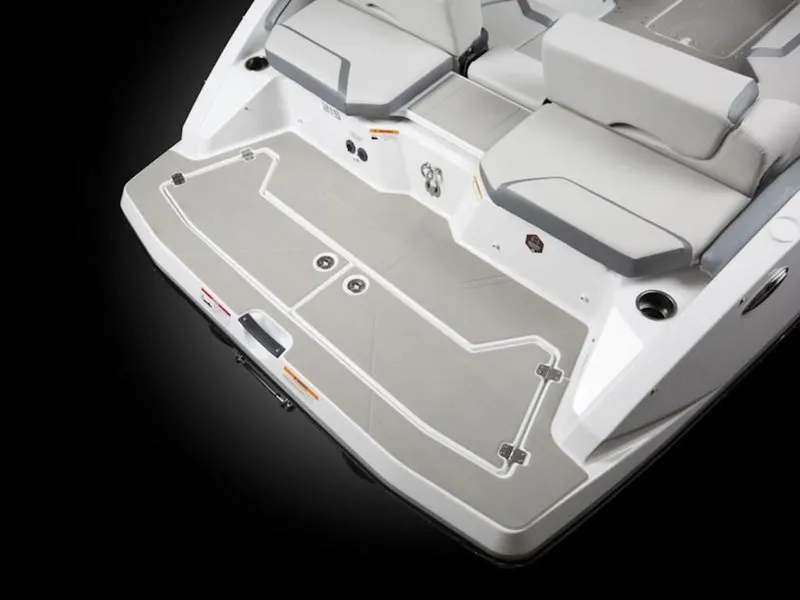 Slide: The Image of Scarab 215 SE 2026 - 9