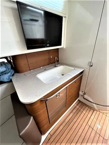 Slide: The Image of Boston Whaler 420 Outrage 2019 - 4
