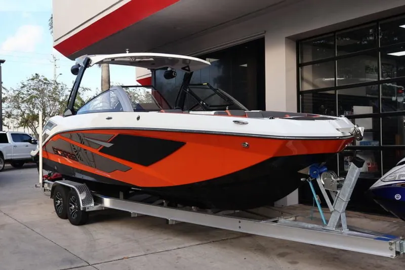 Slide: The Image of Scarab 285 LX 2026 - 0