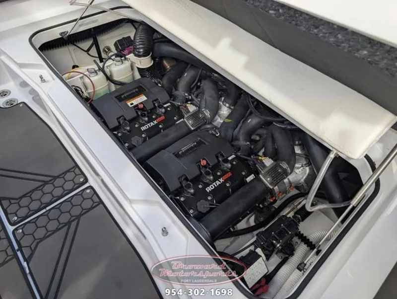 Slide: The Image of Scarab 255 Open LX 2026 - 5