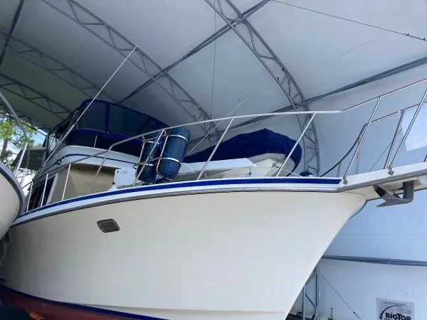 Slide: The Image of Tollycraft 44 Cockpit Motor Yacht 1990 - 6