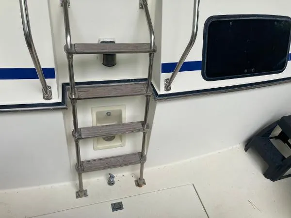 Slide: The Image of Tollycraft 44 Cockpit Motor Yacht 1990 - 9