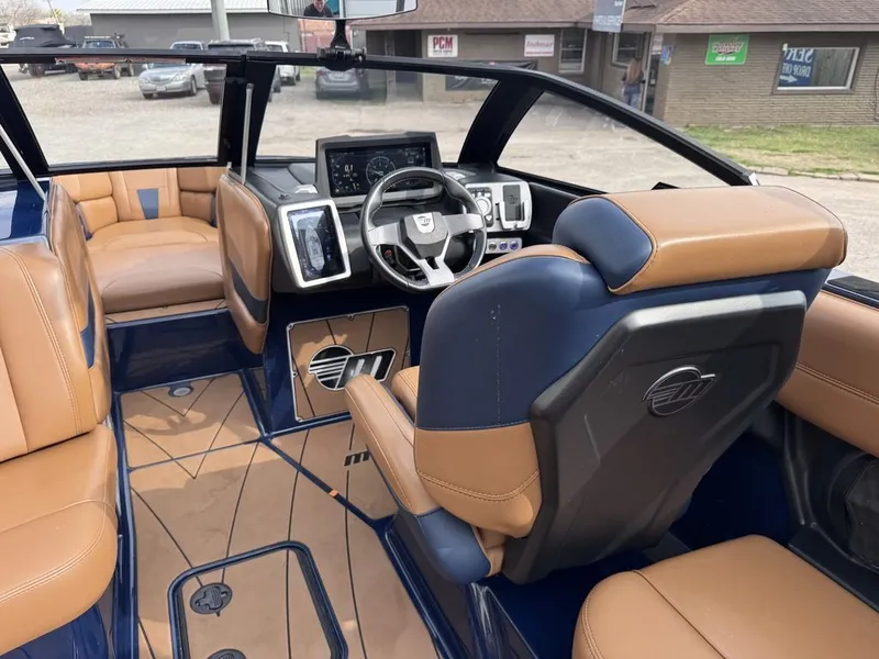 Slide: The Image of Malibu Wakesetter 23 LSV 2022 - 11