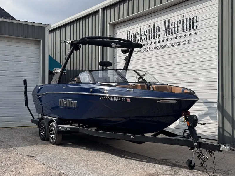 Slide: The Image of Malibu Wakesetter 23 LSV 2022 - 2