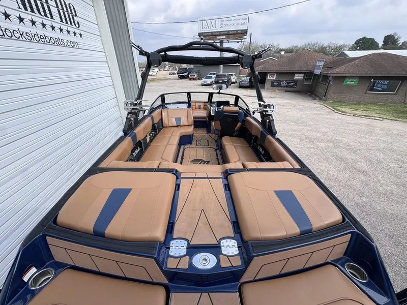 Slide: The Image of Malibu Wakesetter 23 LSV 2022 - 5
