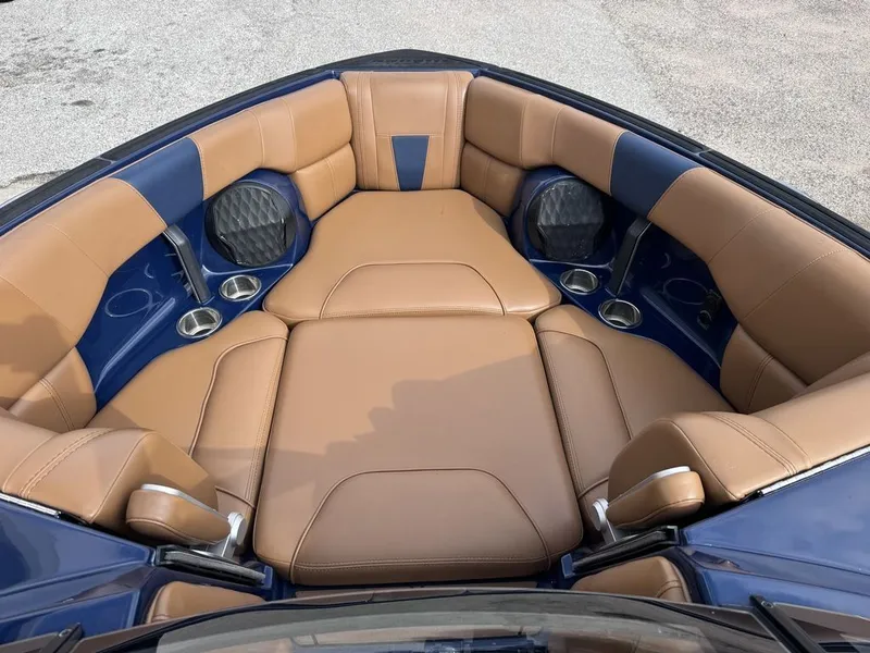 Slide: The Image of Malibu Wakesetter 23 LSV 2022 - 7