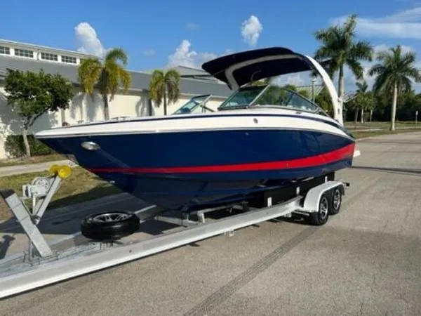Slide: The Image of Regal 2500 Bowrider 2013 - 8