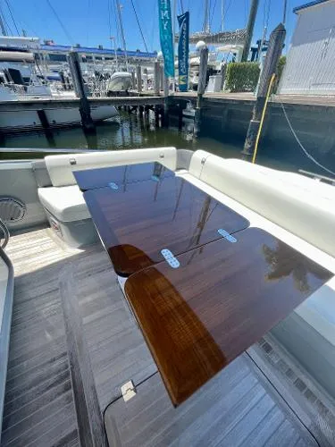 Slide: The Image of Invictus 370 GT 2018 - 10