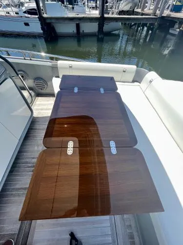 Slide: The Image of Invictus 370 GT 2018 - 11