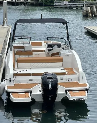 Slide: The Image of Bayliner DX2200 2021 - 1