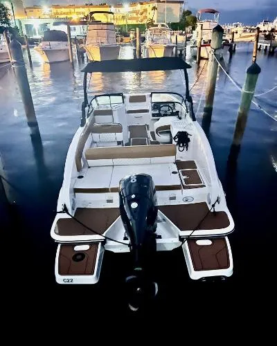 Slide: The Image of Bayliner DX2200 2021 - 2