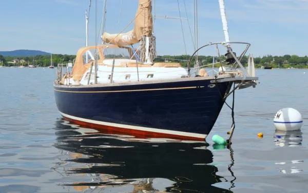 Slide: The Image of Islander YachtCraft 37 1974 - 7