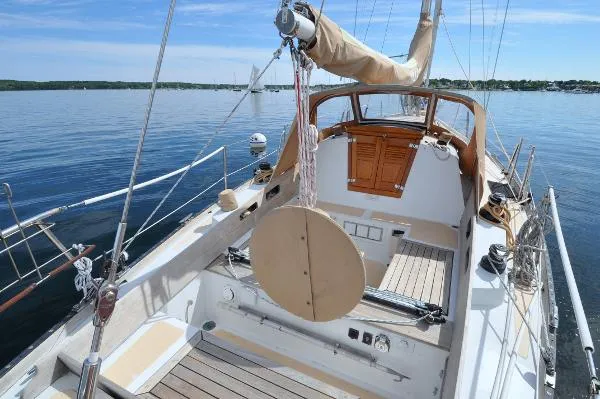 Slide: The Image of Islander YachtCraft 37 1974 - 9