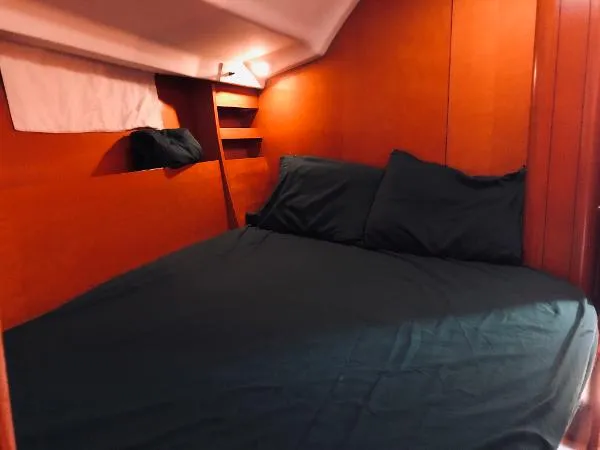 Slide: The Image of Beneteau 42S7 1995 - 5