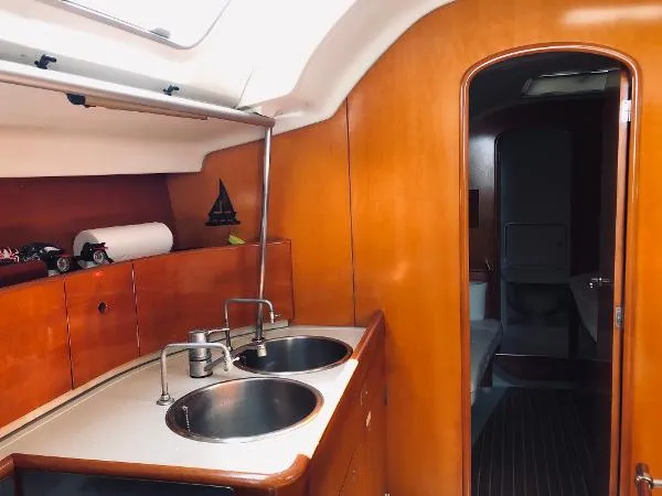 Slide: The Image of Beneteau 42S7 1995 - 9