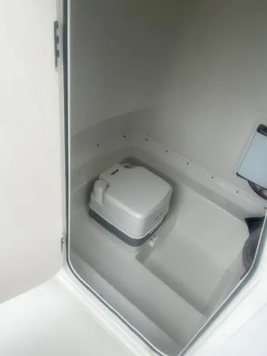 Slide: The Image of Parker Marine 2801 Center Console 2022 - 11