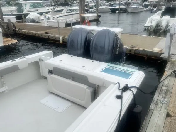 Slide: The Image of Parker Marine 2801 Center Console 2022 - 3