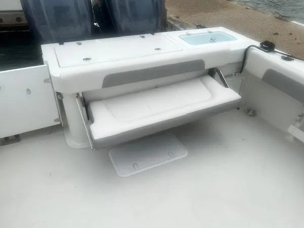 Slide: The Image of Parker Marine 2801 Center Console 2022 - 4