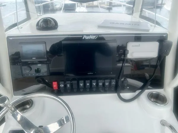 Slide: The Image of Parker Marine 2801 Center Console 2022 - 7