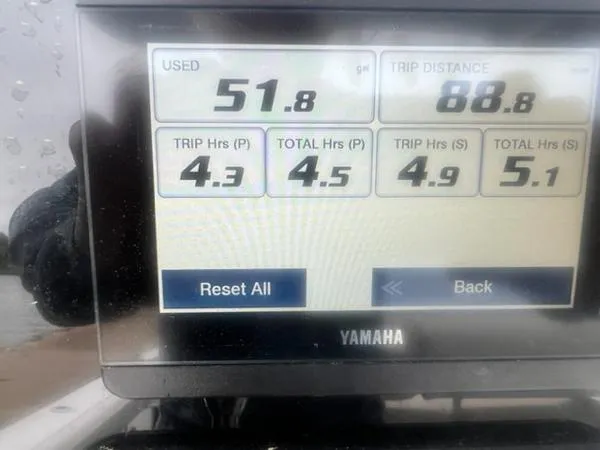 Slide: The Image of Parker Marine 2801 Center Console 2022 - 9