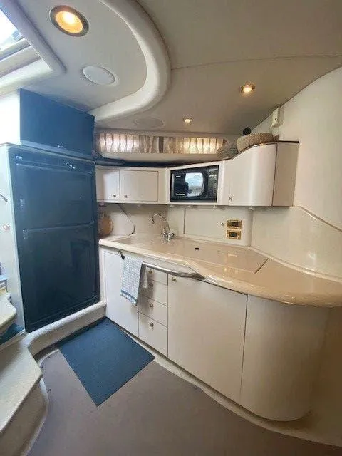 Slide: The Image of Sea Ray 380 Sundancer 1999 - 7
