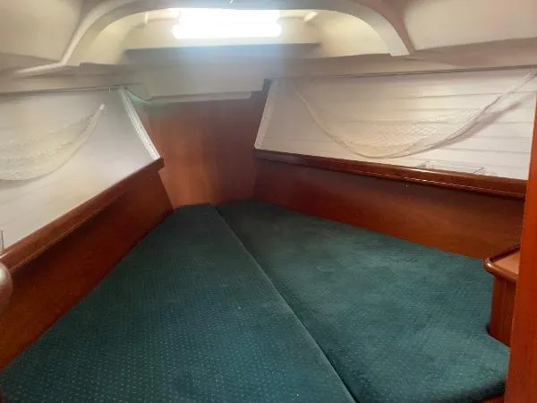 Slide: The Image of Beneteau 381 2001 - 10