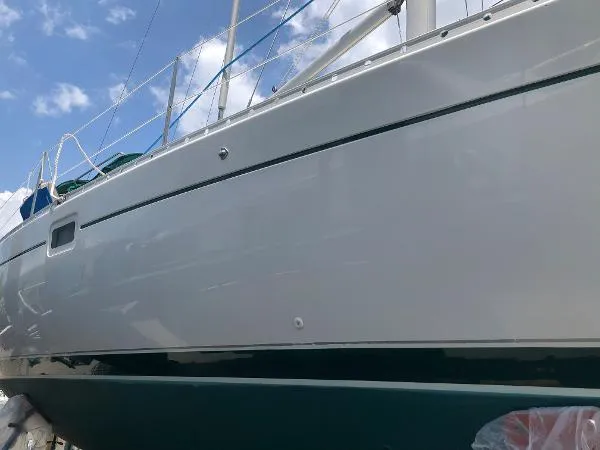 Slide: The Image of Beneteau 381 2001 - 2