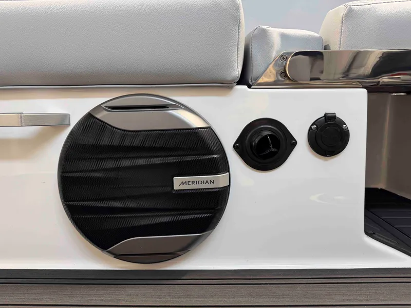 Slide: The Image of MasterCraft XT24 2026 - 16