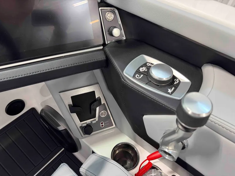 Slide: The Image of MasterCraft XT24 2026 - 18