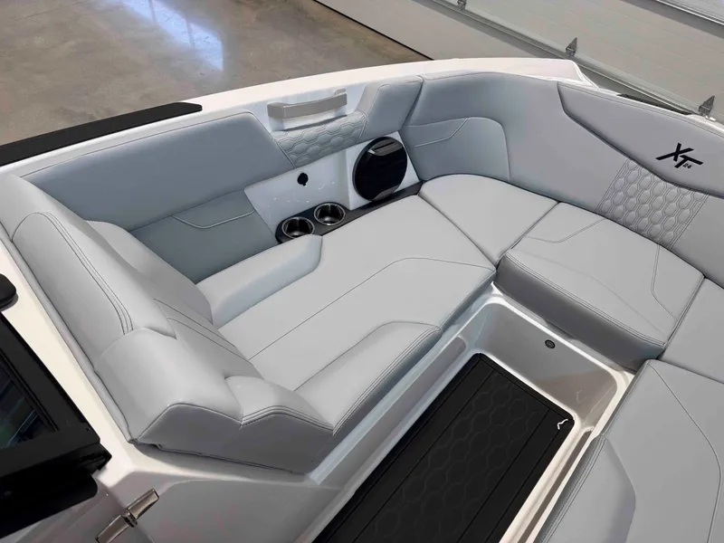 Slide: The Image of MasterCraft XT24 2026 - 21