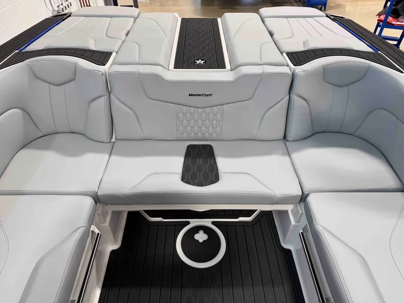 Slide: The Image of MasterCraft XT24 2026 - 28