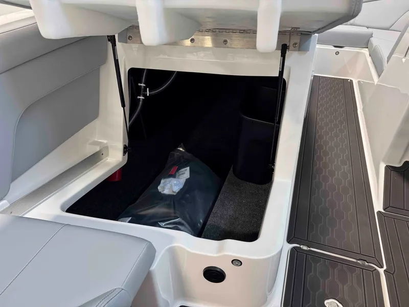 Slide: The Image of MasterCraft XT24 2026 - 31