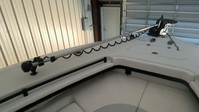 Slide: The Image of Yellowfin 36 Offshore 2023 - 18