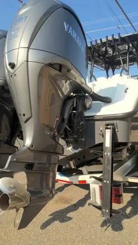 Slide: The Image of Yellowfin 36 Offshore 2023 - 19