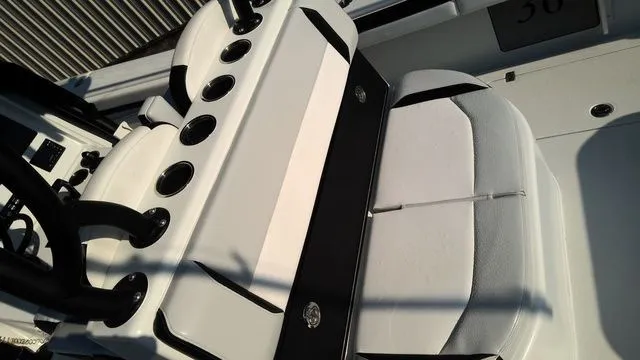 Slide: The Image of Yellowfin 36 Offshore 2023 - 26