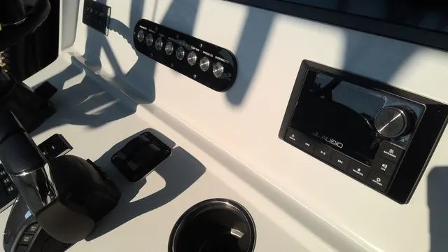 Slide: The Image of Yellowfin 36 Offshore 2023 - 36