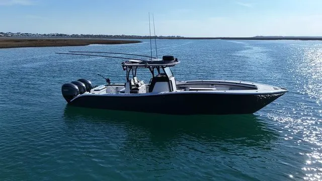 Slide: The Image of Yellowfin 36 Offshore 2023 - 7