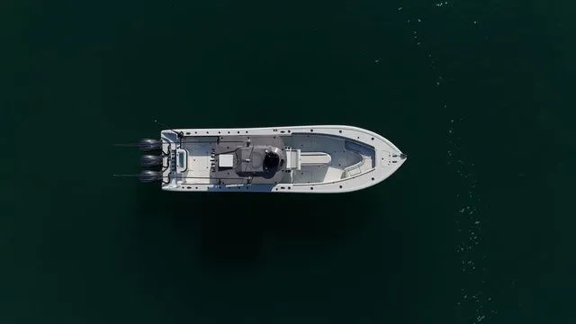 Slide: The Image of Yellowfin 36 Offshore 2023 - 9