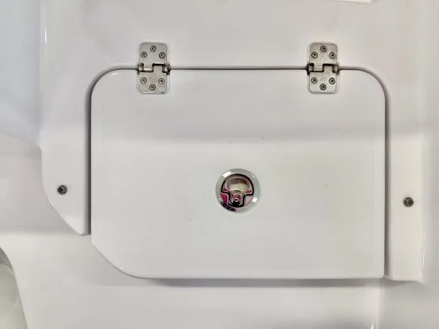 Slide: The Image of Sportsman Heritage 231 Center Console 2026 - 16